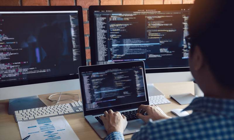 数据科学选型:R与Python如何赋能黄石港区网站建设?